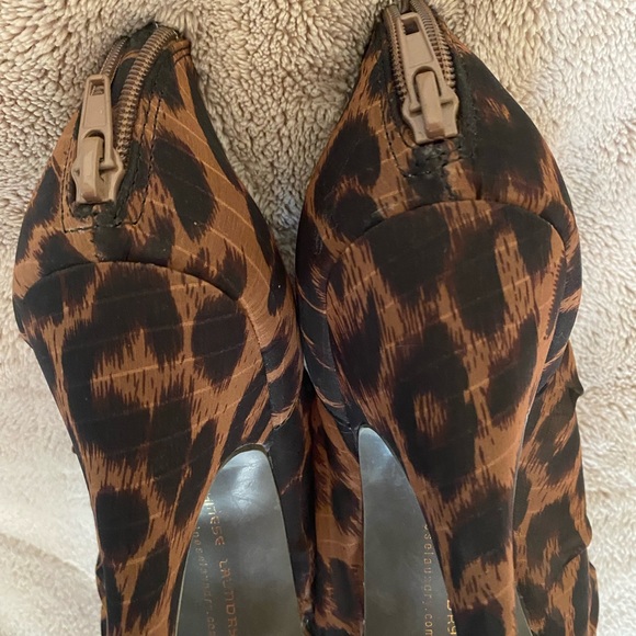 Chinese Laundry Gorgeous, Open-toe Cheetah Print Heels - Picture 3 of 8